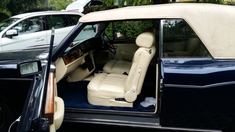 die Lederausstattung eines Rolls Royce Corniche